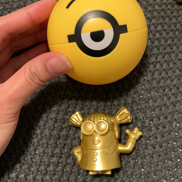 Gold Minion Mc Donald’s Happy Meal Toys - Picture 5 of 6